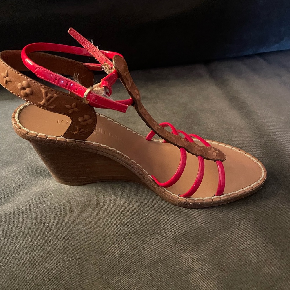Louis Vuitton Brown Wedge Sandal with Red Straps - Picture 2 of 12